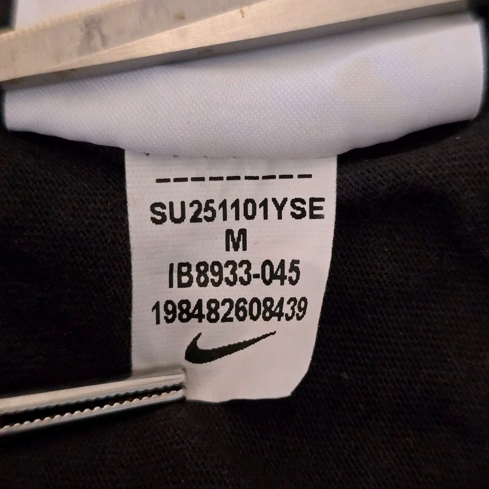 Nike Essential Pegasus Soaring Oversized Graphic Tee Off Noir Womens M IB8933